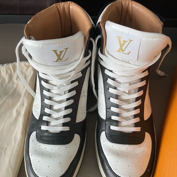 Louis Vuitton high top sneakers - Picture 3 of 8